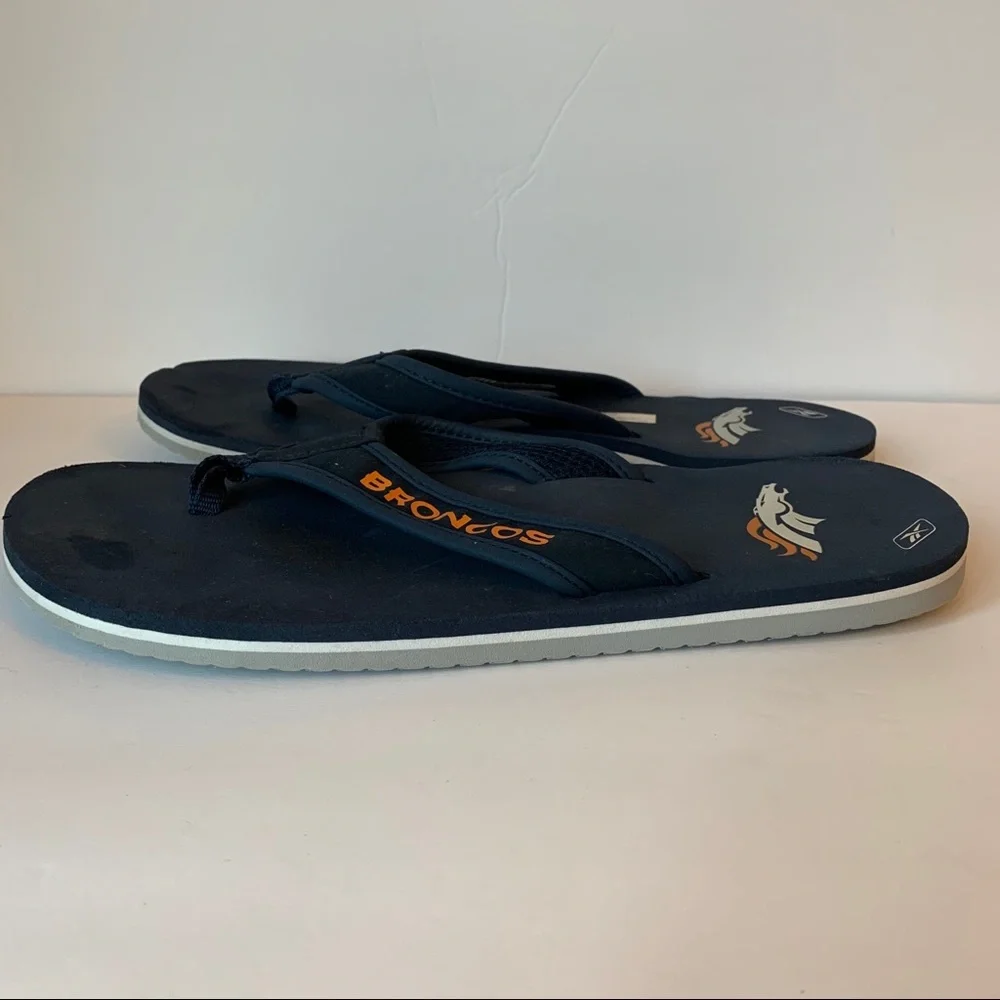 Reebok 8 Denver Broncos flip flops thong sandal